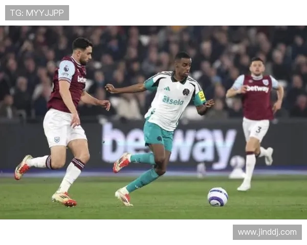 吉马良斯挺身而出用进球诠释纽卡斯尔领袖气质展现真正灵魂