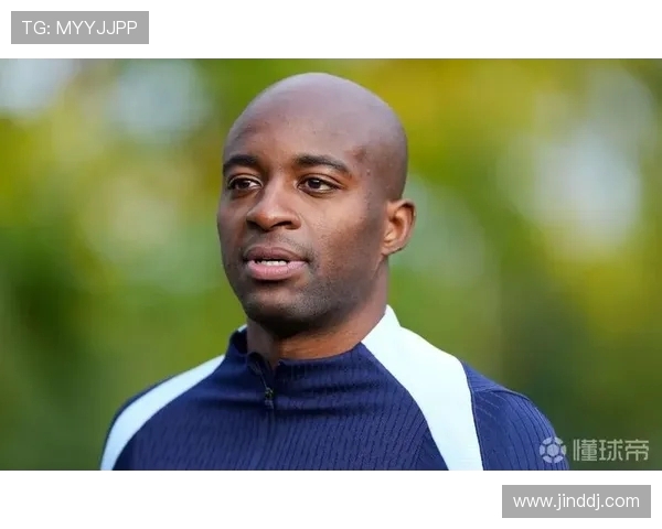 以马特塔自曝性格幽默却坦言镜头前表现不自然真实率真引热议